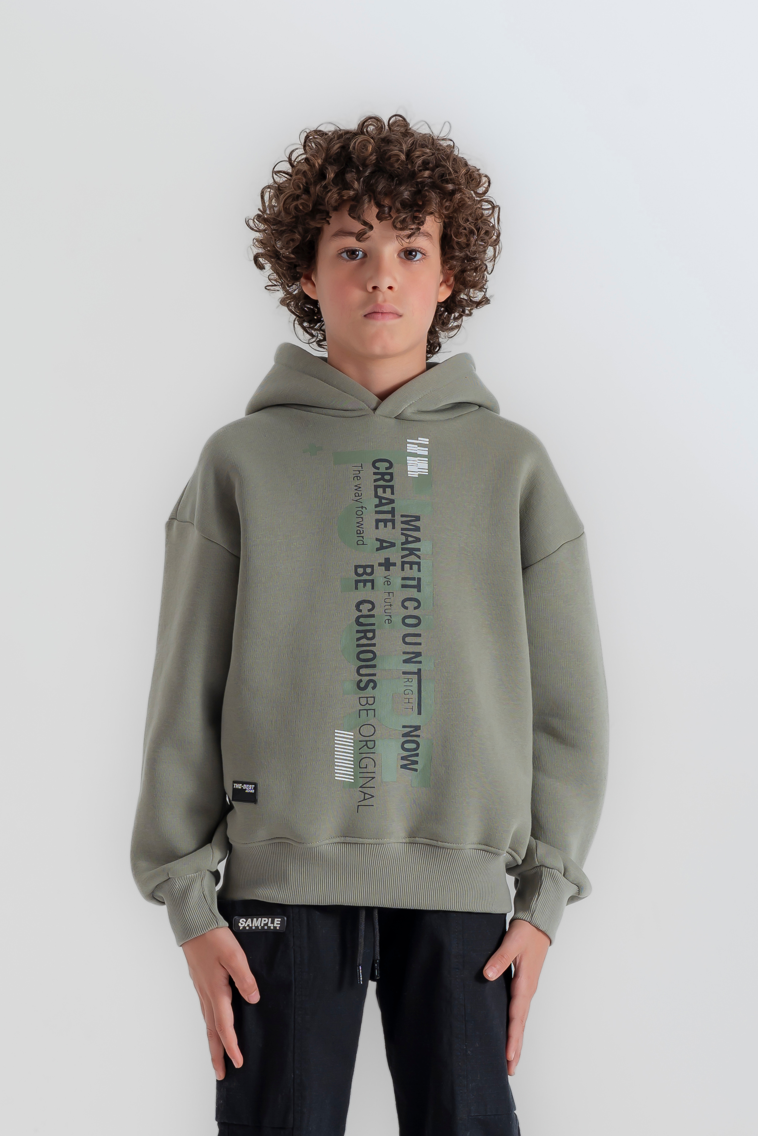 "BE CURIOUS"hoddie for boys