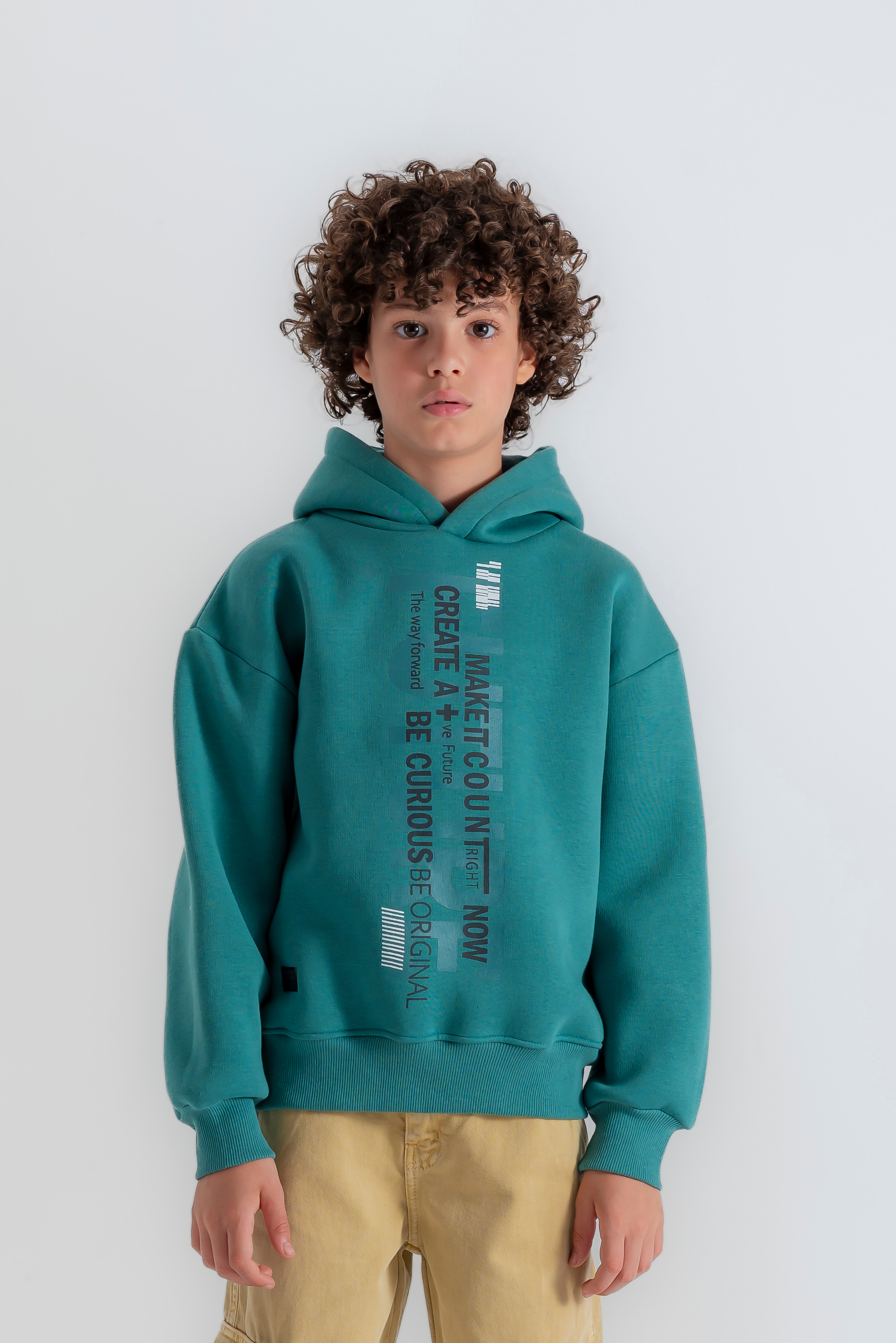"BE CURIOUS"hoddie for boys