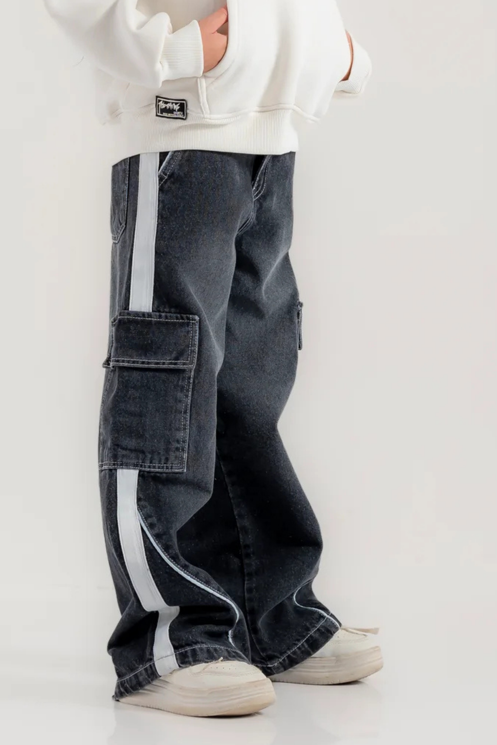 بنطلون واسع الساقين بجيوب جانبية للبنات