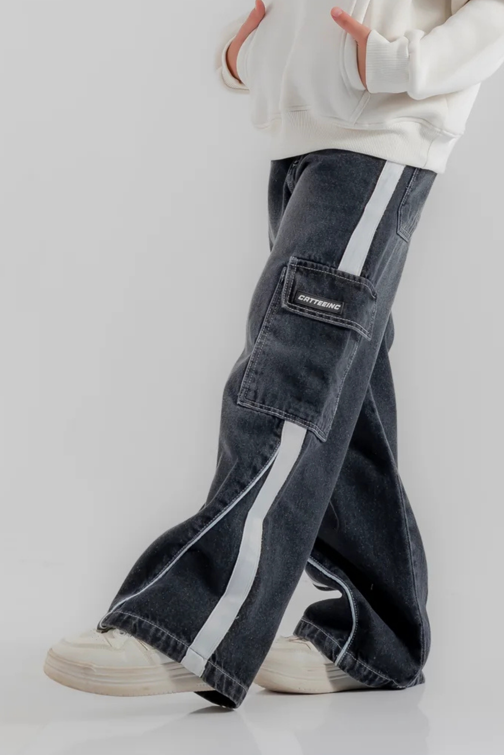 بنطلون واسع الساقين بجيوب جانبية للبنات