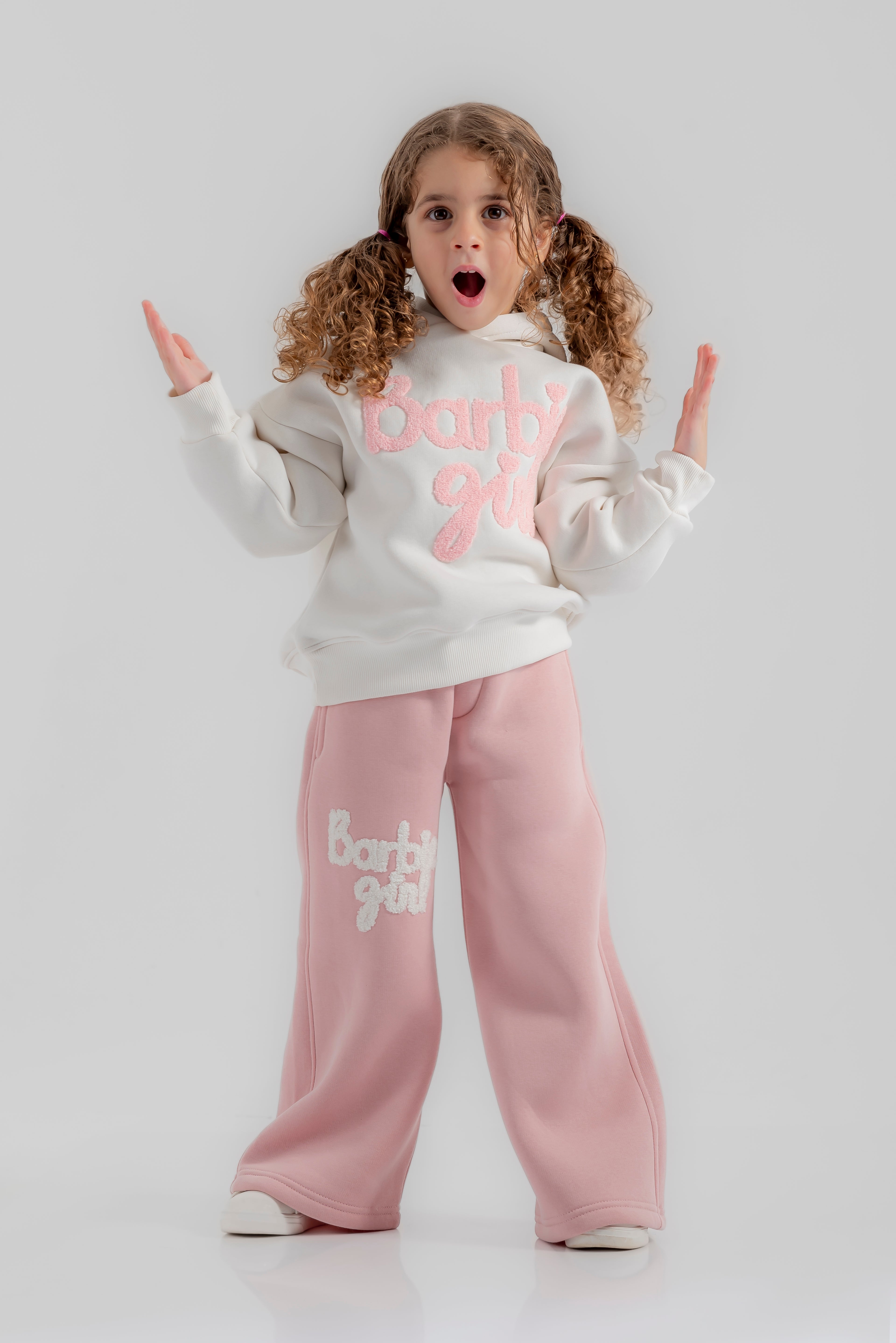 "Barbie" set for girls