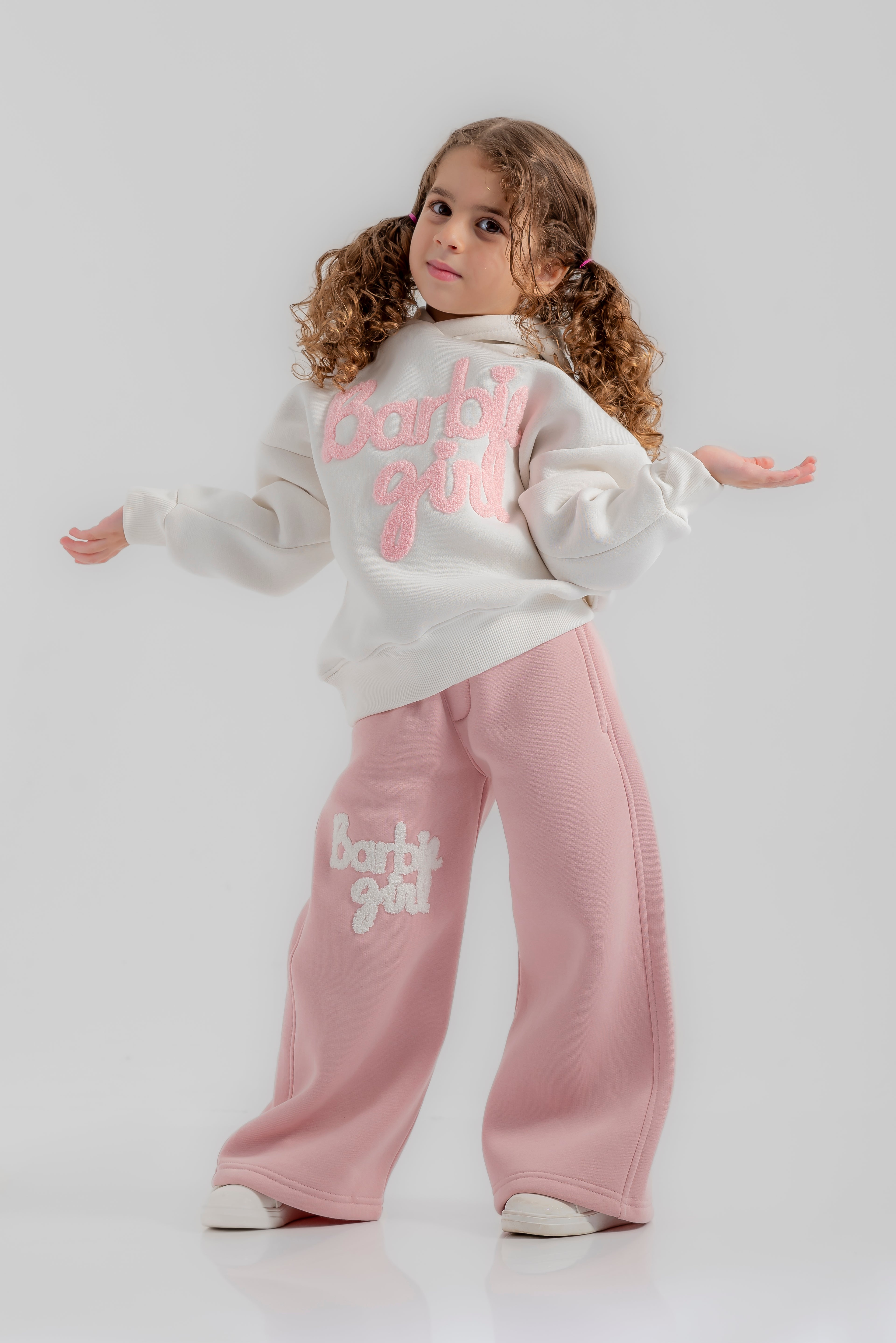 "Barbie" set for girls