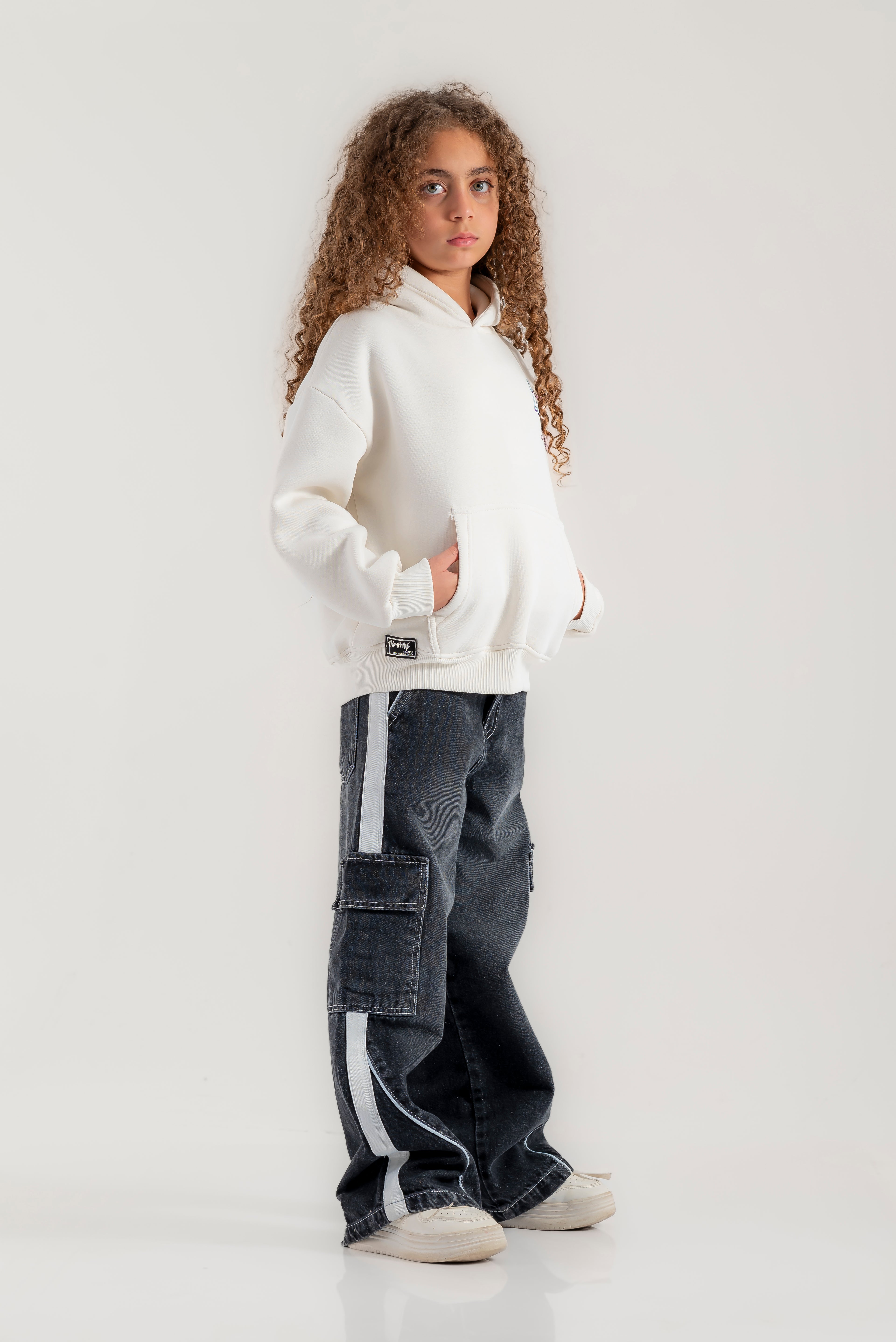 بنطلون واسع الساقين بجيوب جانبية للبنات