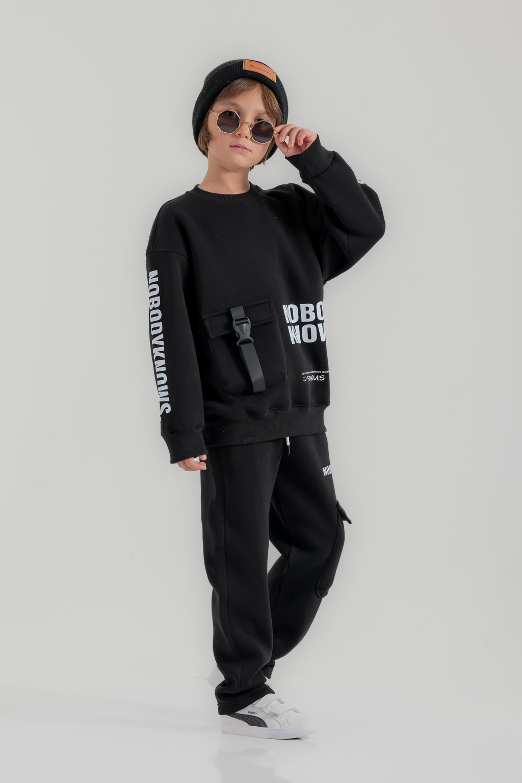 "NO BODY KNOW"  set for boys