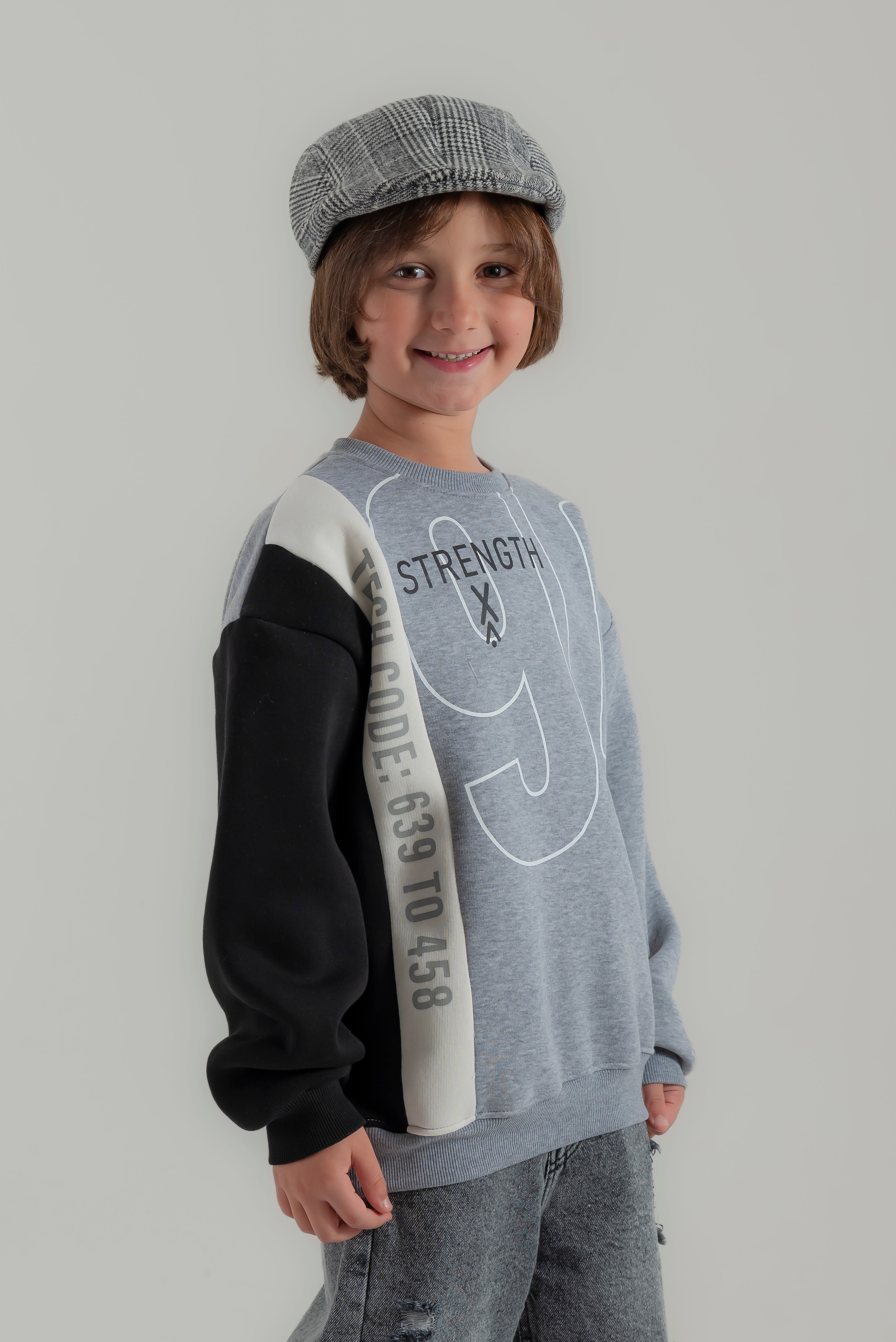 "The 90 Strength" Sweatshirt for boys