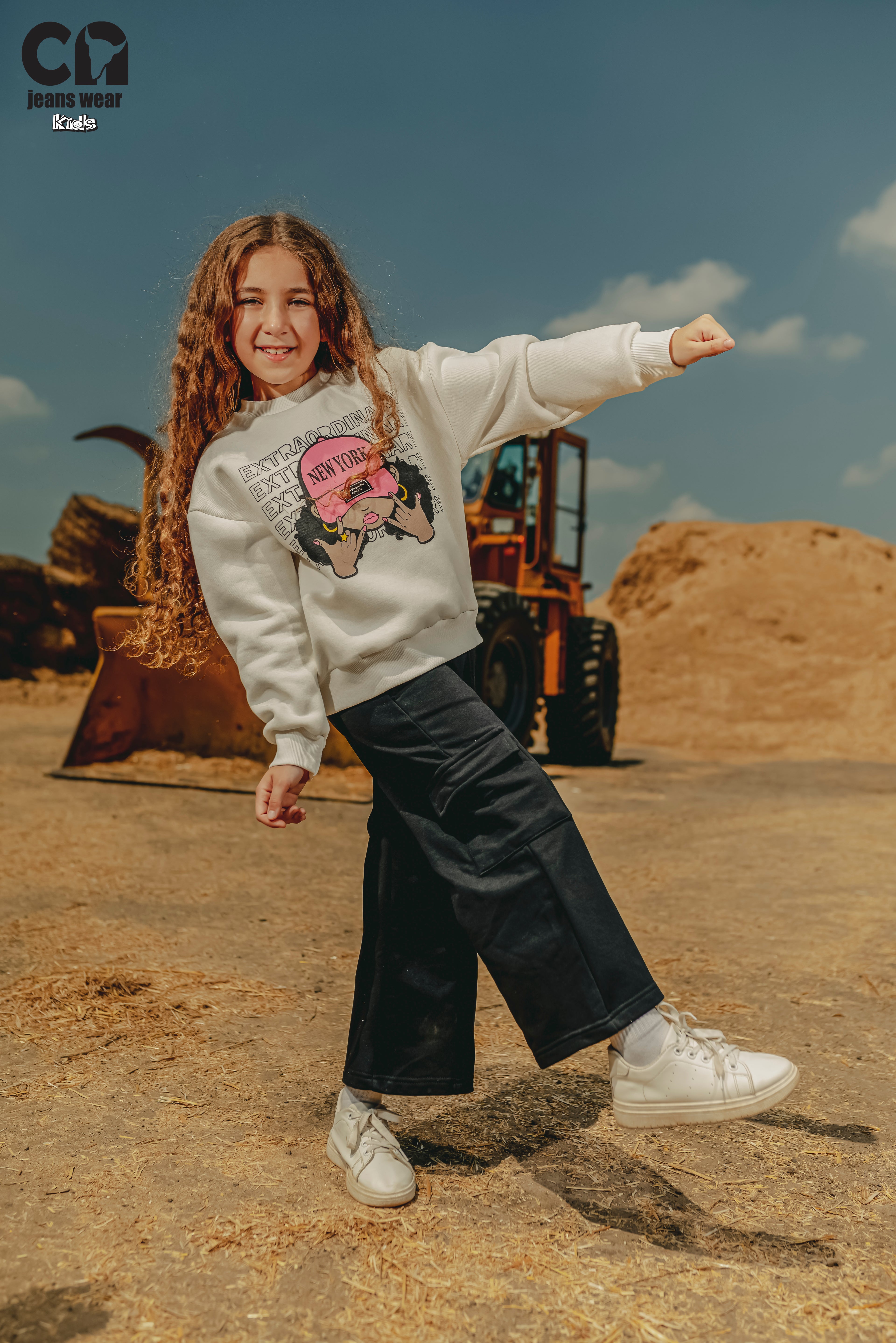 "EXTRAORDINARY "Girls Sweatshirts