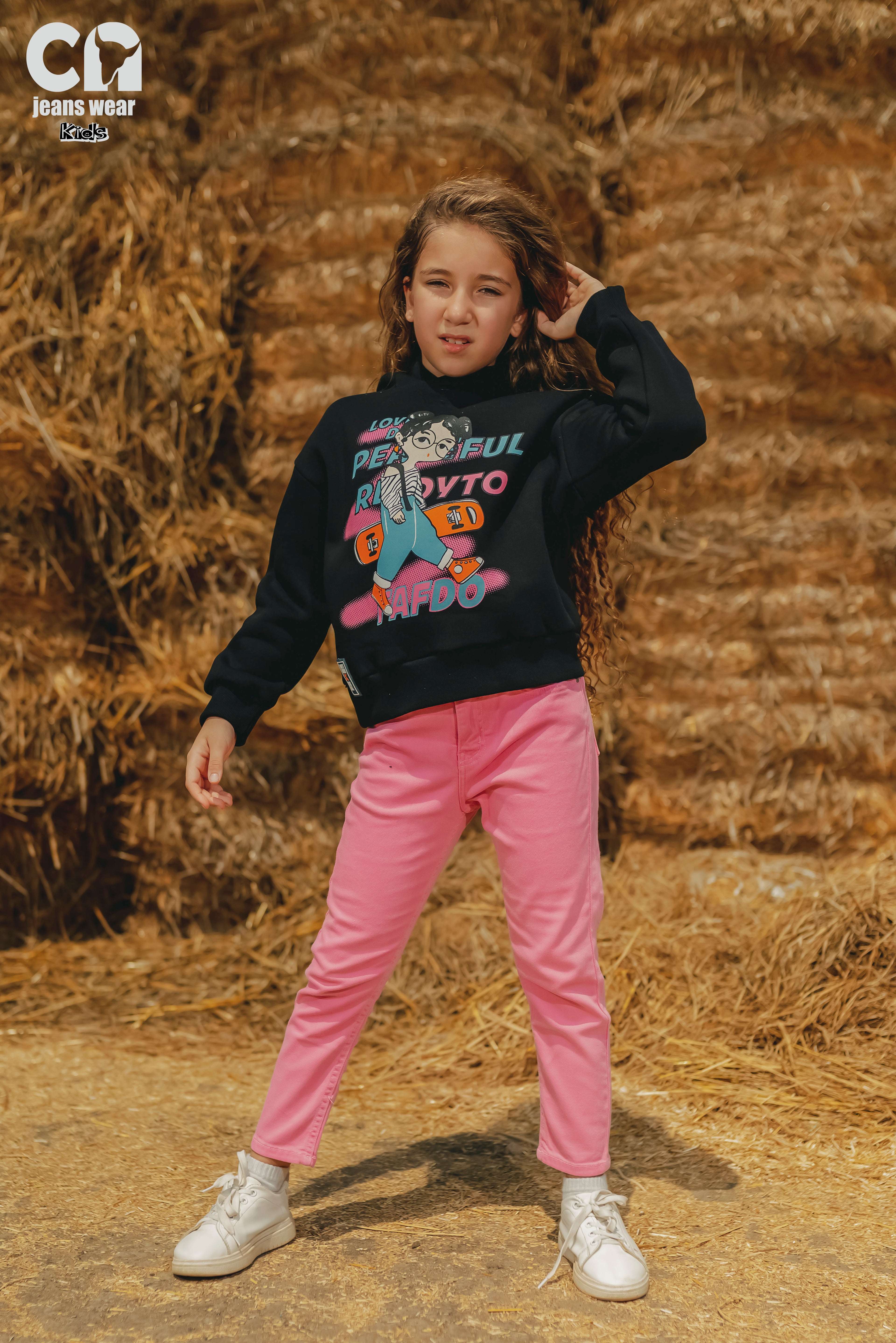 "Skateboarding girl" hoodie for girls