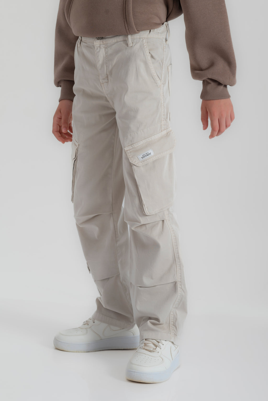 "Loose-fit gabardine" pants for boys