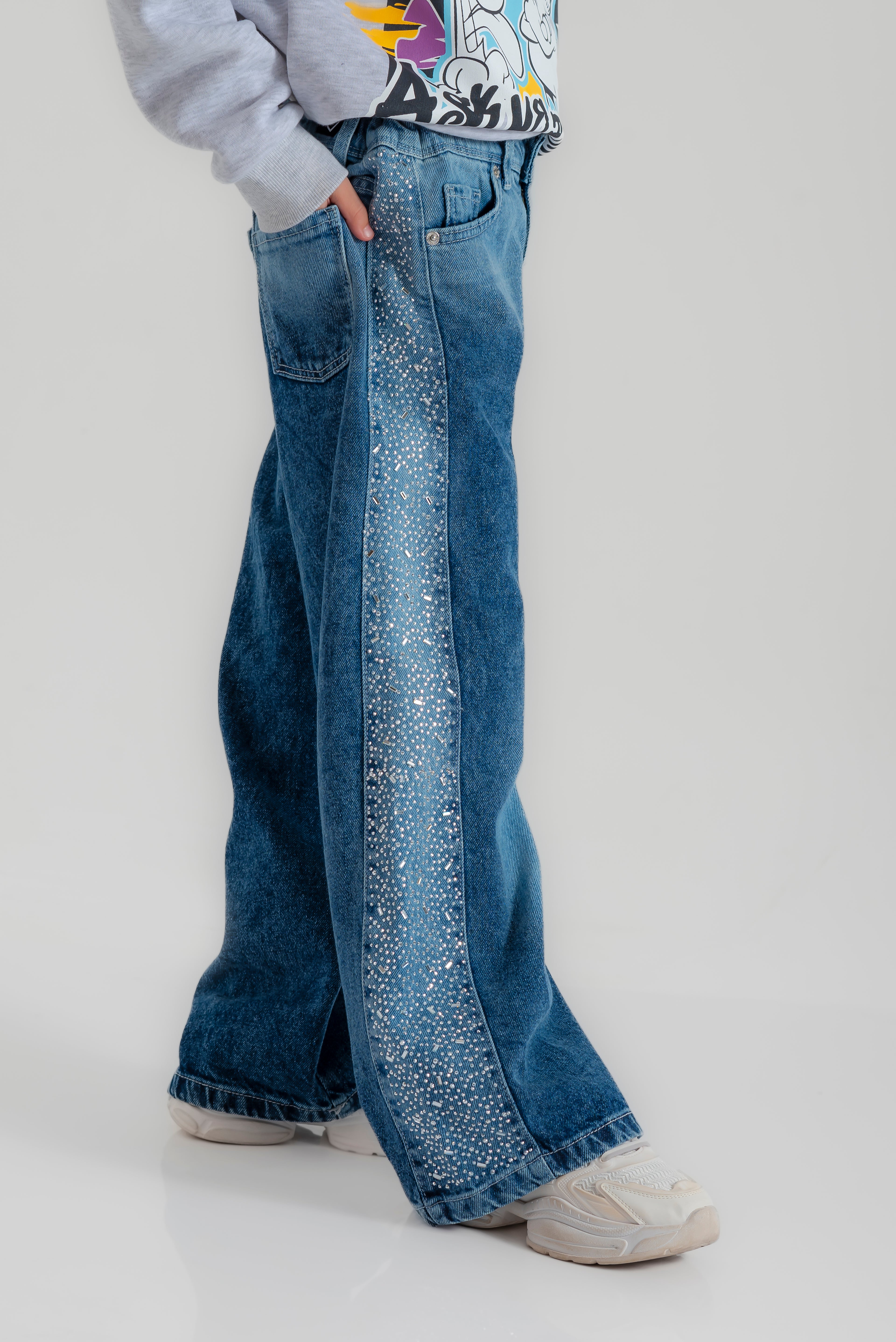 "Wide-leg embellished jeans" for girls