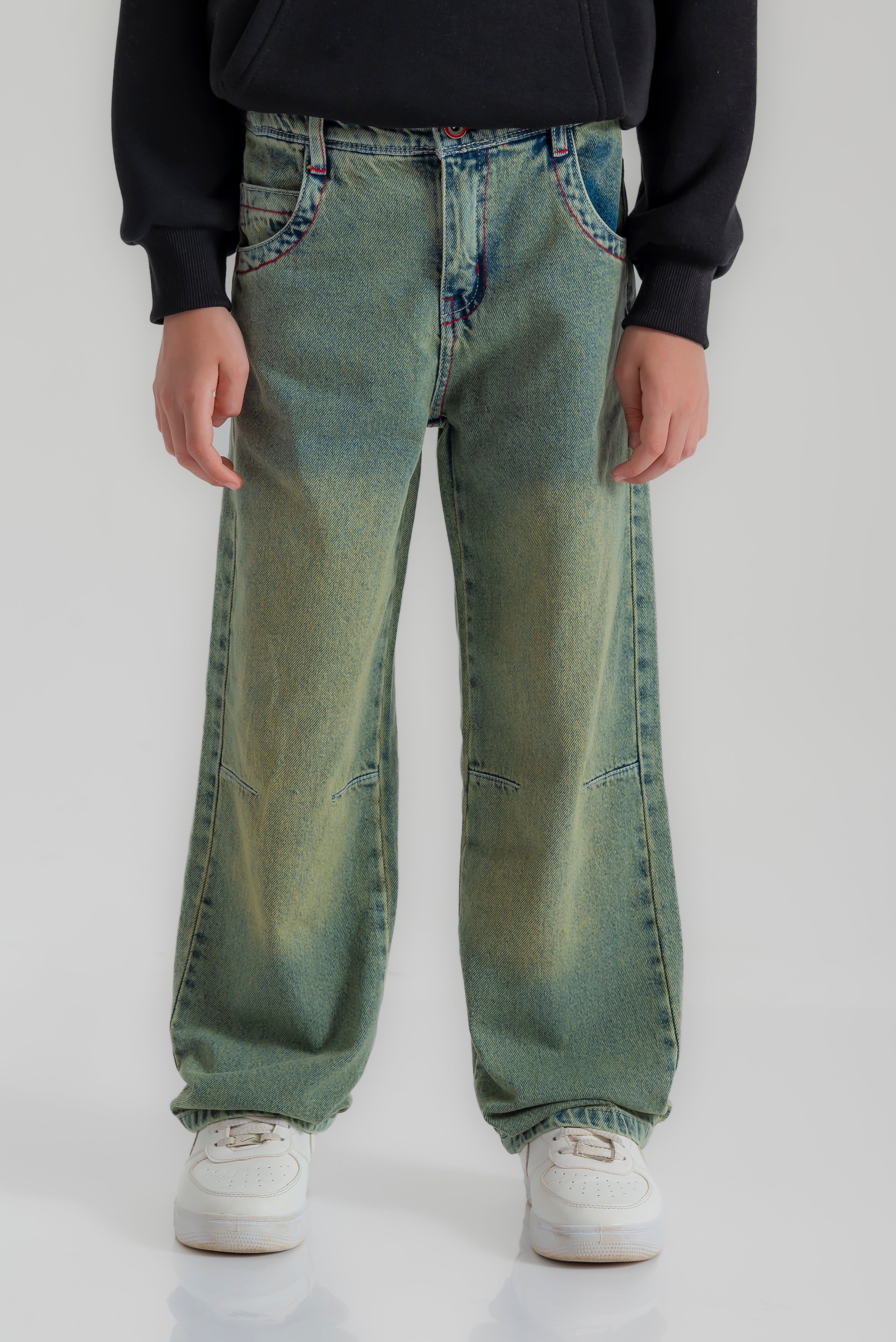 بنطلون واسع الساقين للأولاد من ماركة "فايف ستارز".