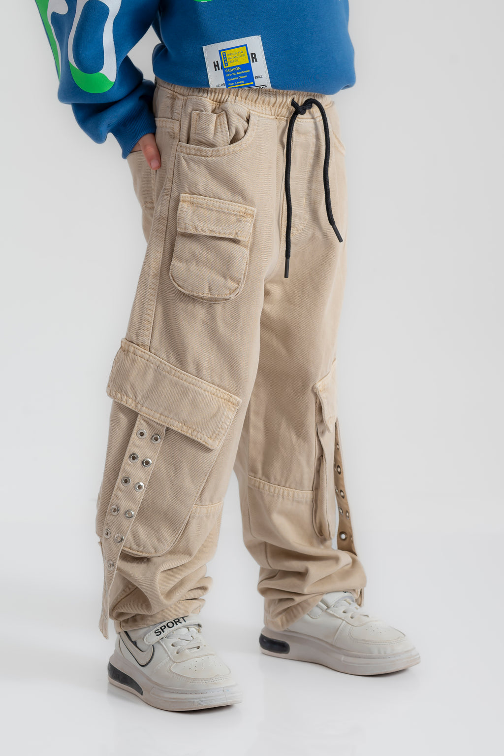 "Wide-leg cargo pants" for boys