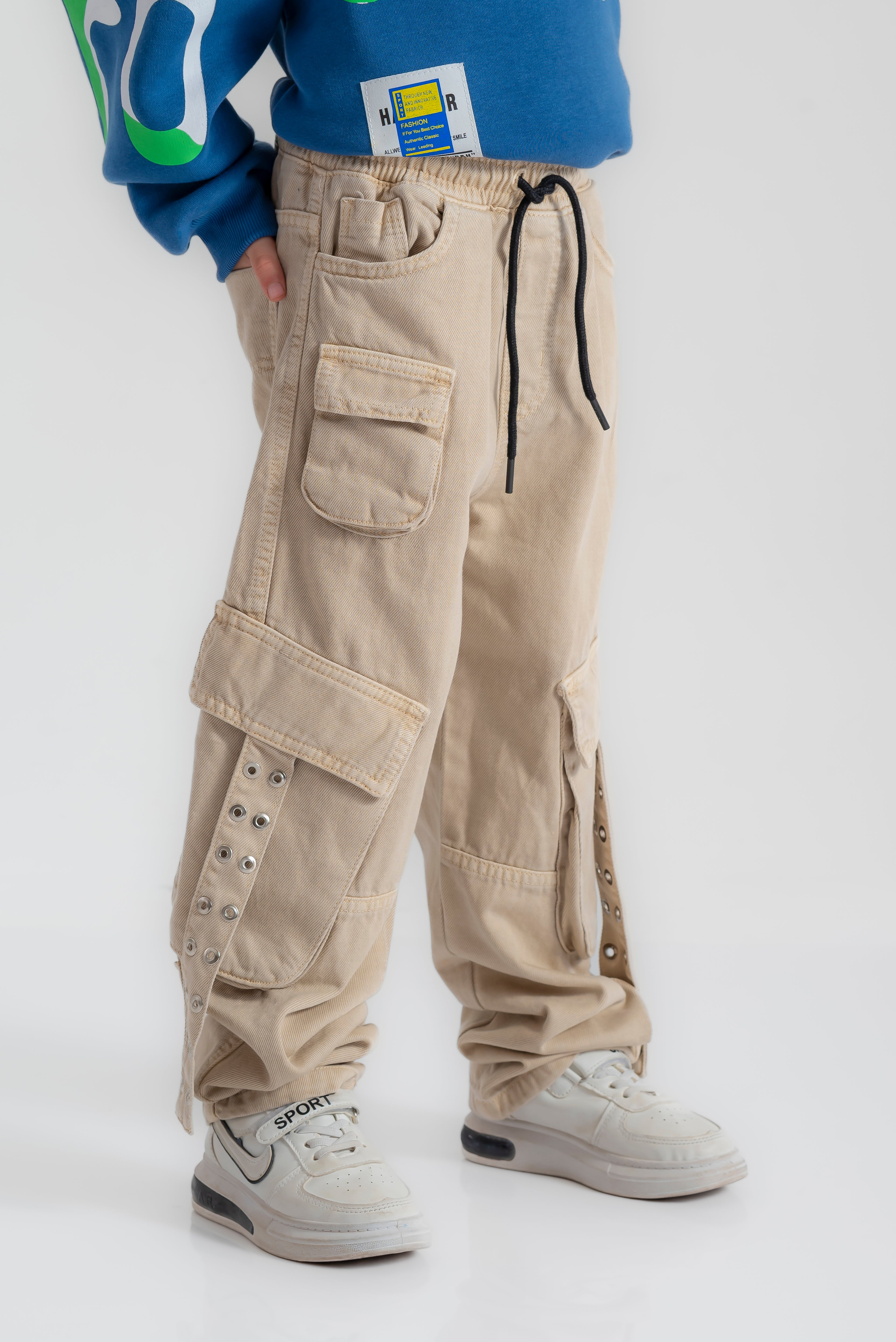 "Wide-leg cargo pants" for boys
