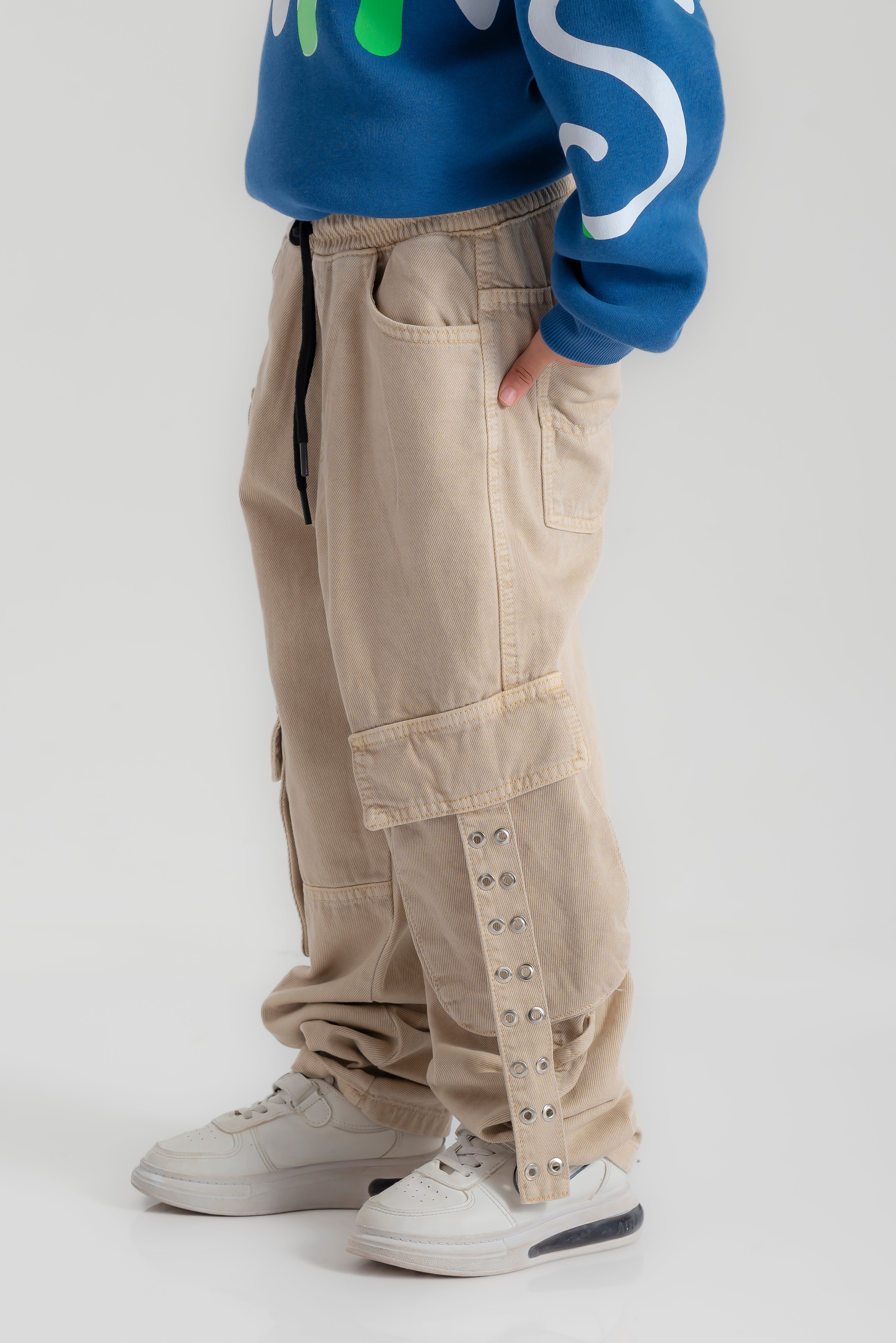 "Wide-leg cargo pants" for boys