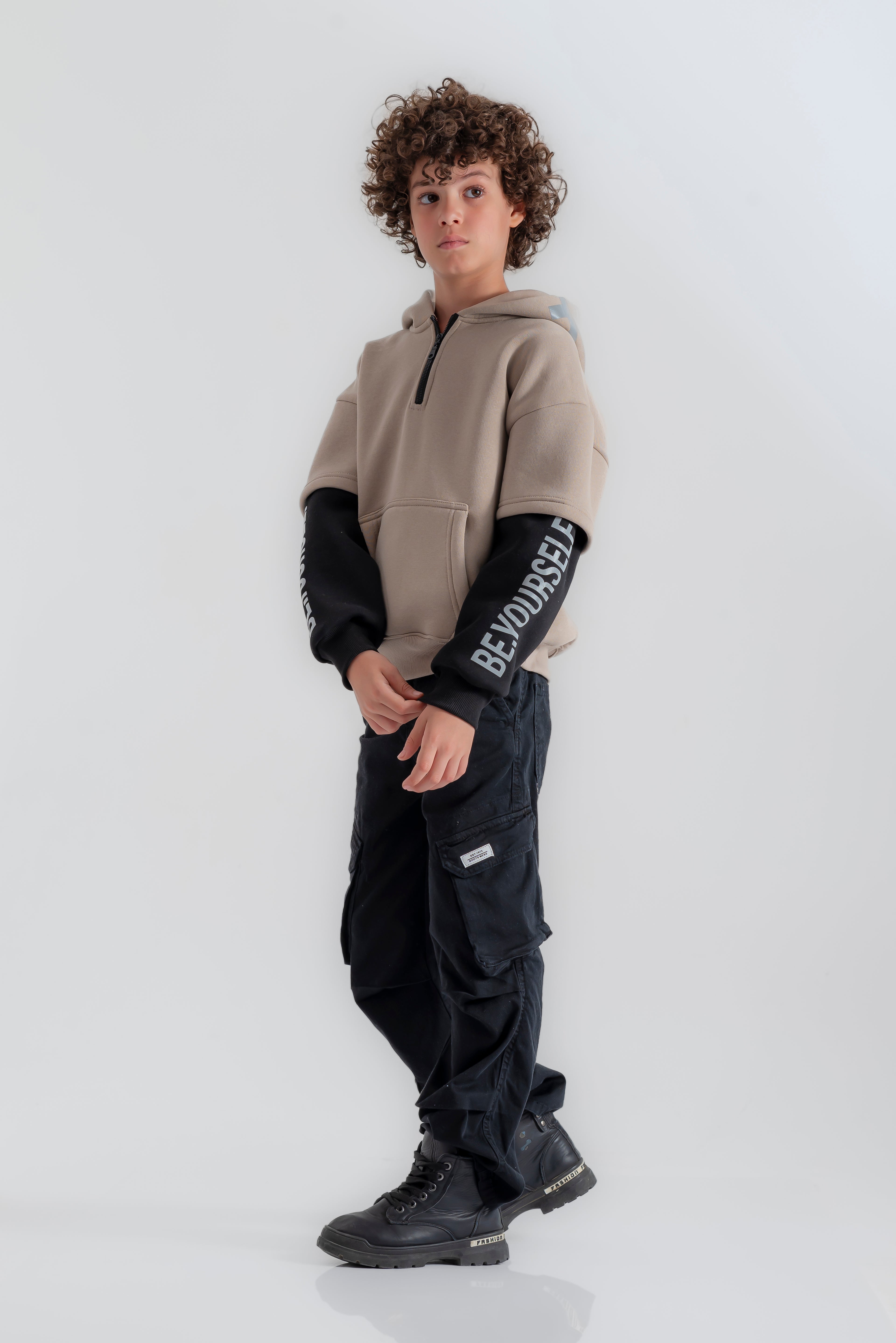 "Loose-fit gabardine" pants for boys