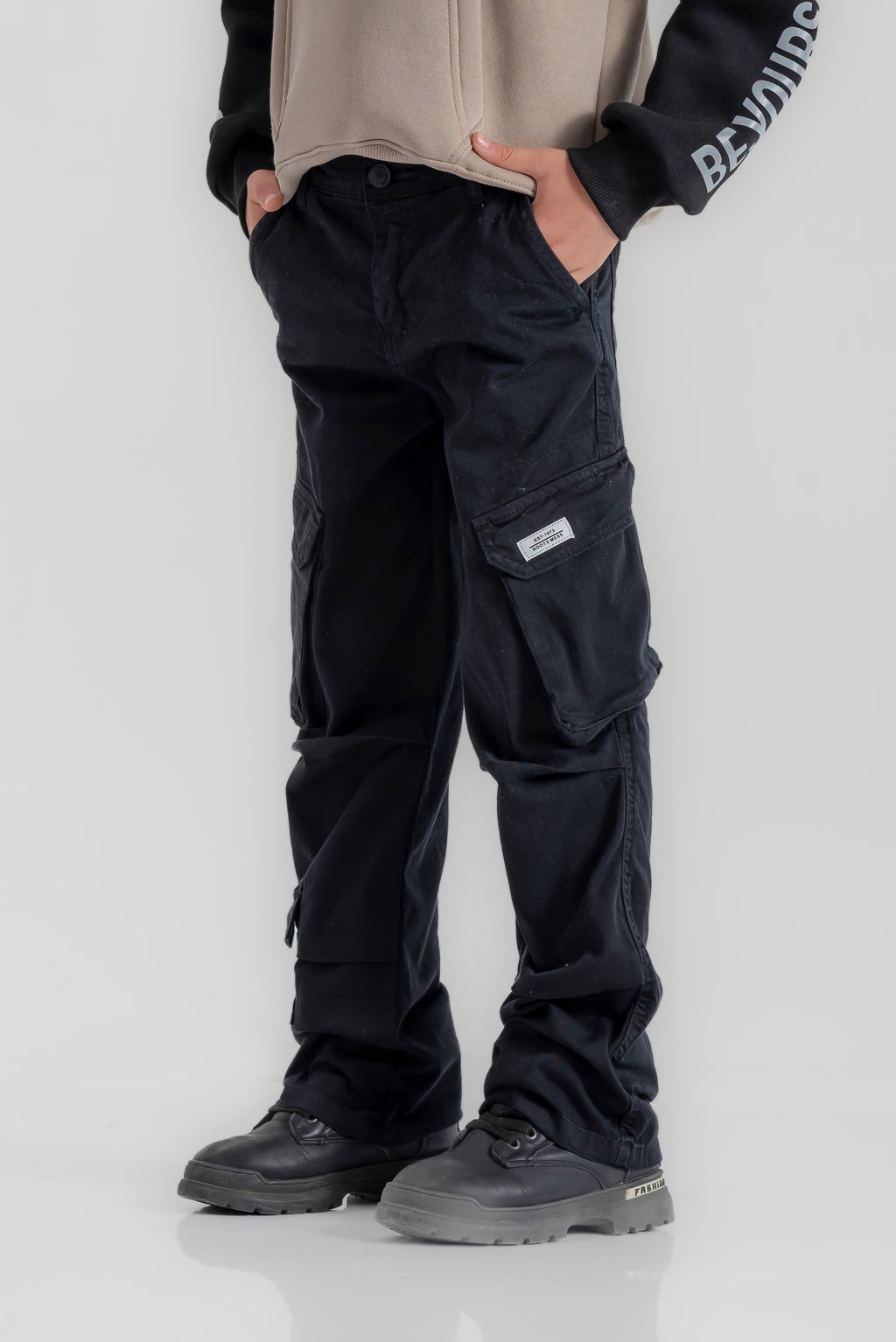 "Loose-fit gabardine" pants for boys