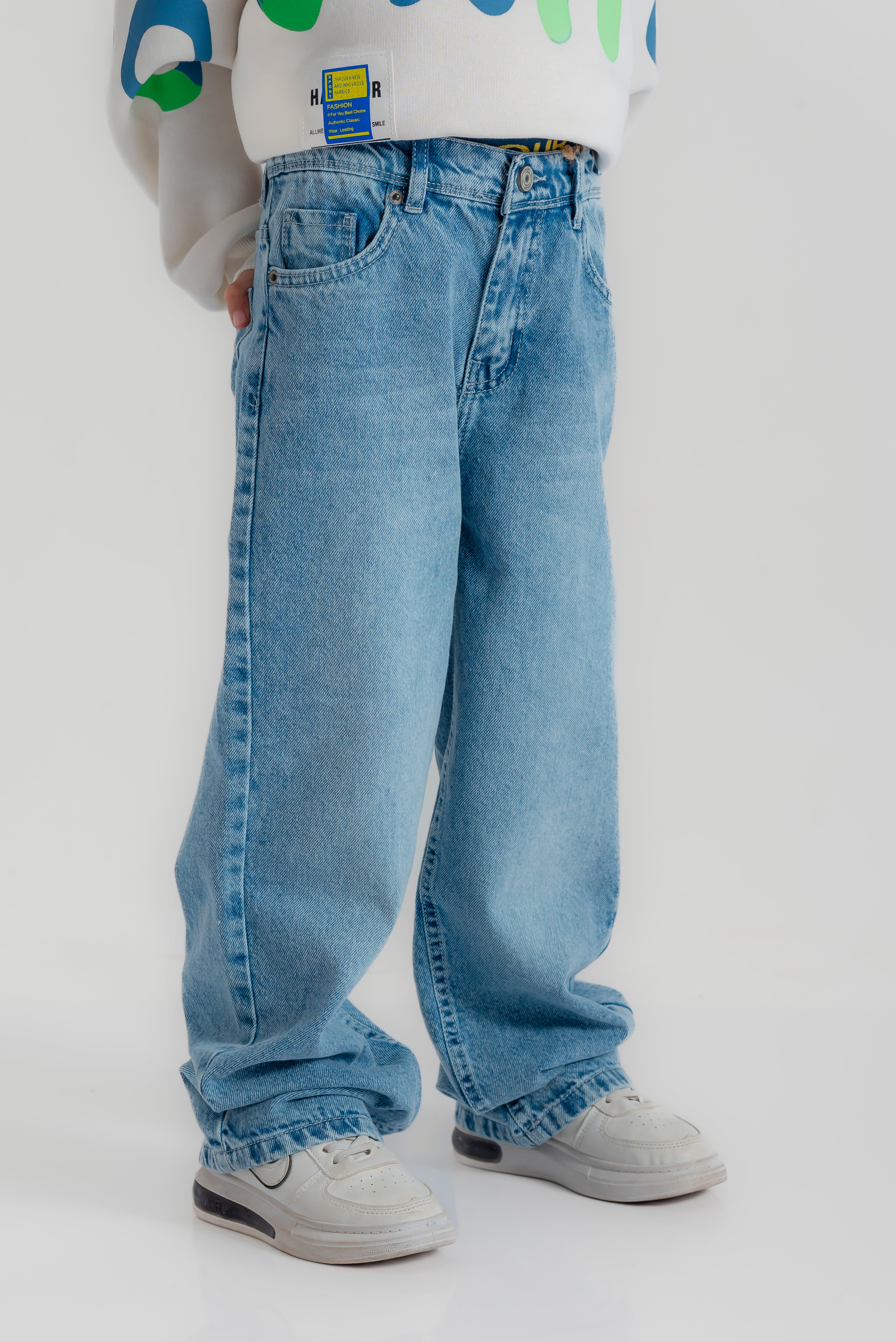 "Plain wide-leg pants" for boys