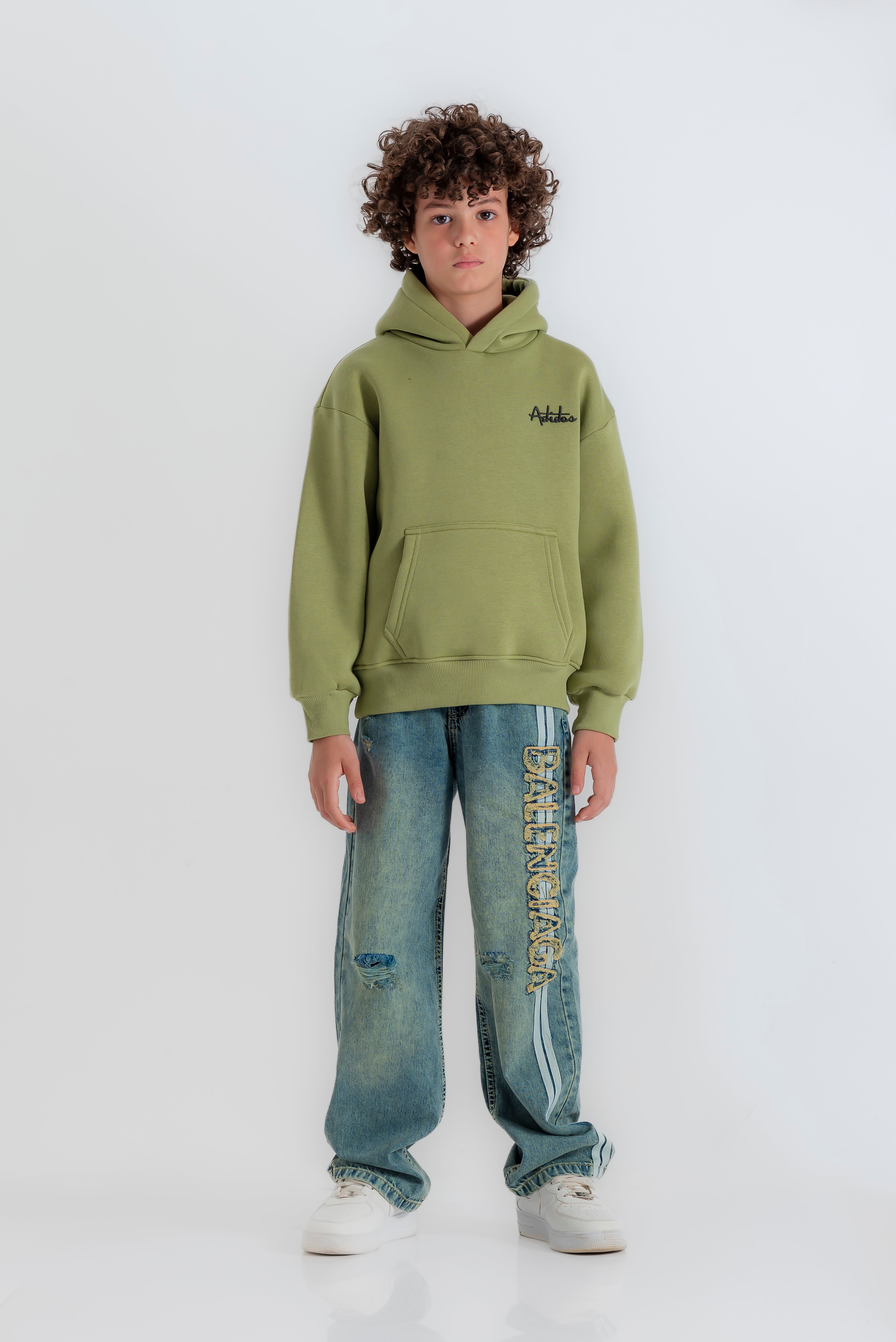 بنطلون جينز "بالنسياغا" بوي فريند للأولاد