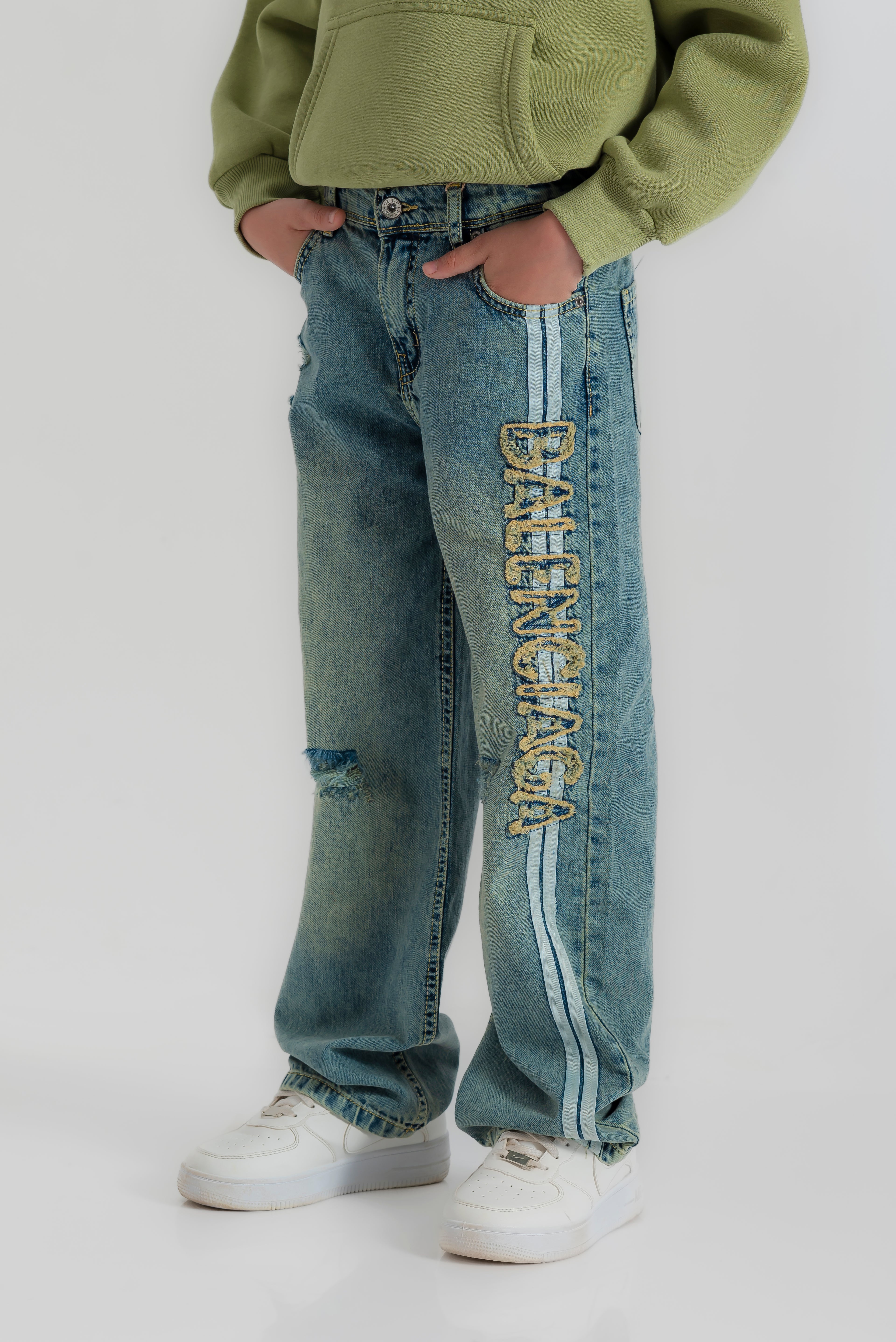 بنطلون جينز "بالنسياغا" بوي فريند للأولاد