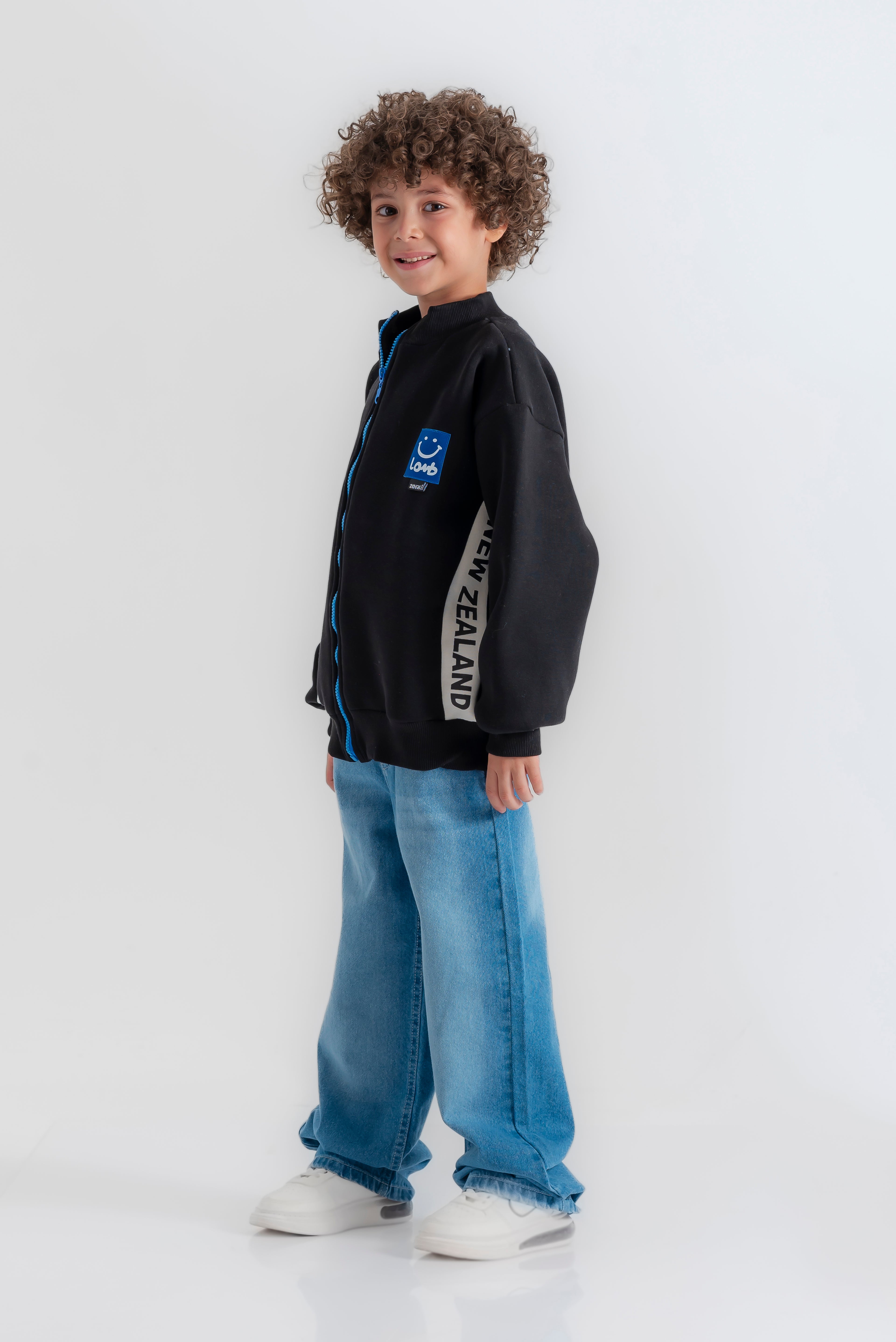 "Plain wide-leg pants" for boys